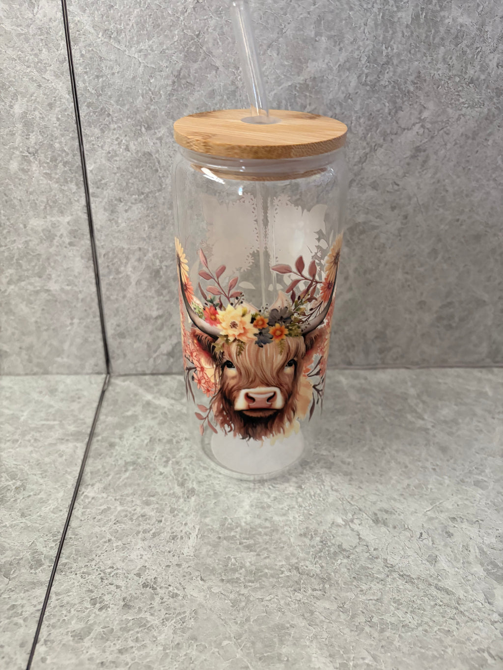 Highland Cow Coffee Glass with Bamboo Lid & Glass Straw