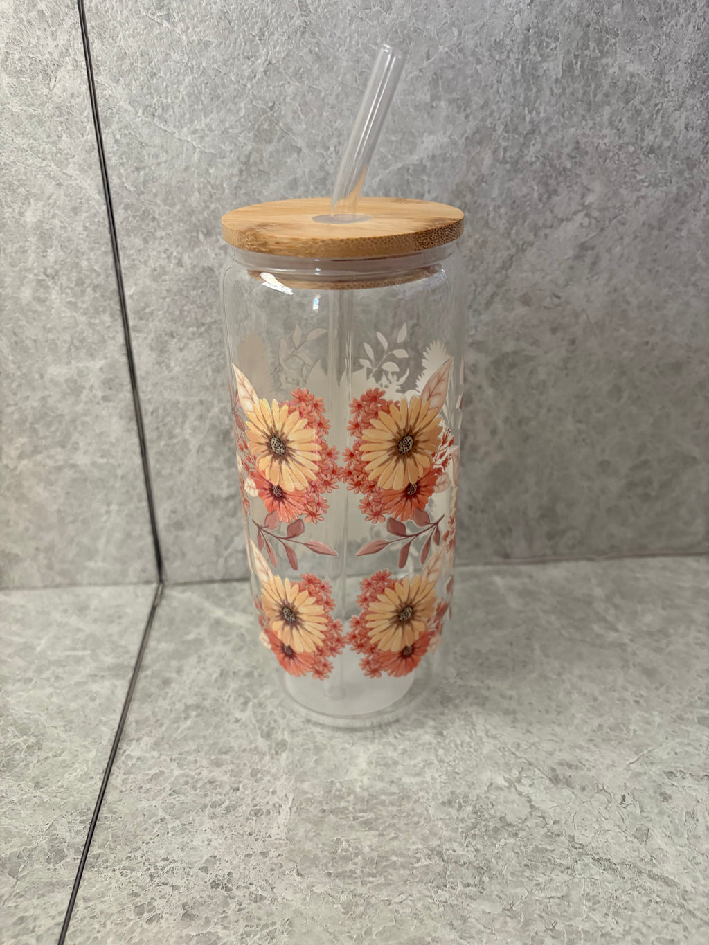 Highland Cow Coffee Glass with Bamboo Lid & Glass Straw